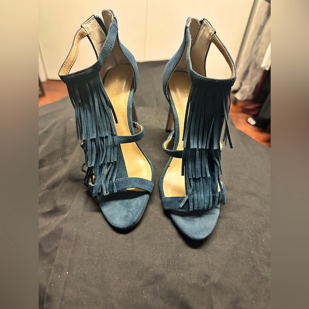 NEW. Navy Blue tassels heels. Gorgeous. Size 6.5